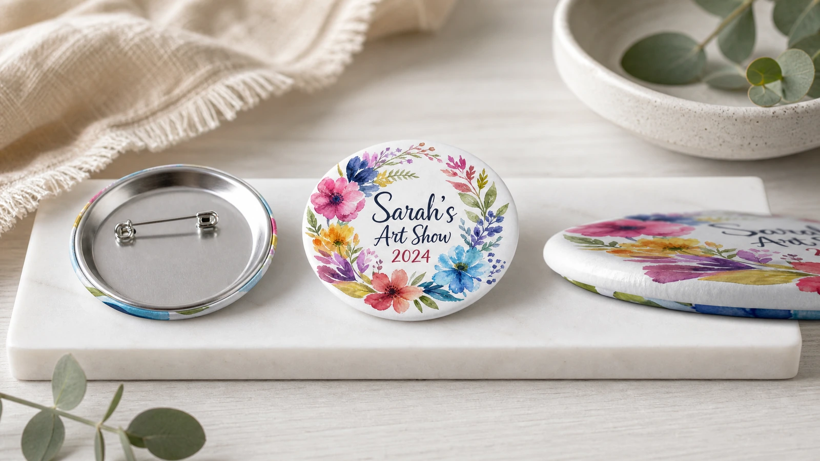 Chapas personalizadas clasificadas por diseño, embaladas para el envío y documentadas para un pedido repetido