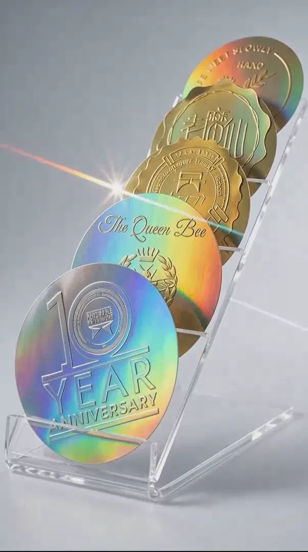 Etiquetas 3D en relieve personalizadas | Packaging táctil premium: vídeo breve